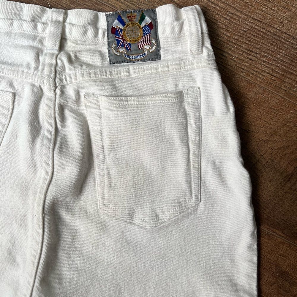 Vintage THE LIMITED White Denim High-Waisted Bermuda Shorts Sz 12(fits like 6/8) - Picture 3 of 14